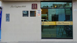 Fachada de la propiedad