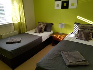 Talo, 2 makuuhuonetta | 1 makuuhuone, silitysrauta/-lauta, ilmaiset vauvansängyt, ilmainen Wi-Fi