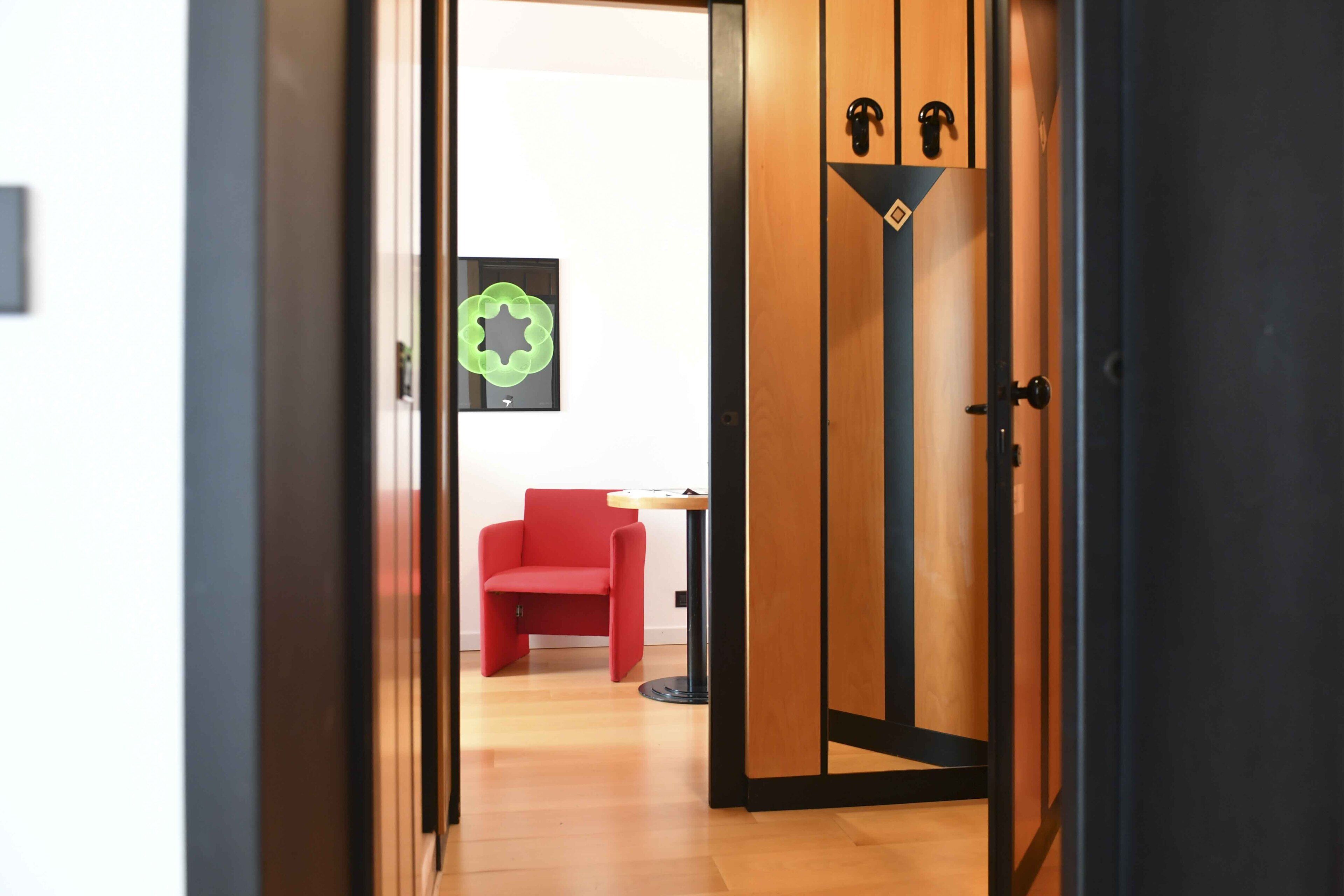 junior suite | living area | tv