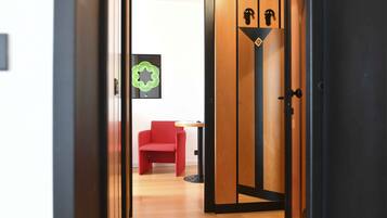 Junior-Suite | Wohnbereich | Fernseher