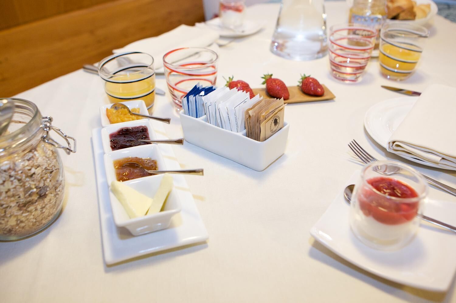 lunch and dinner served