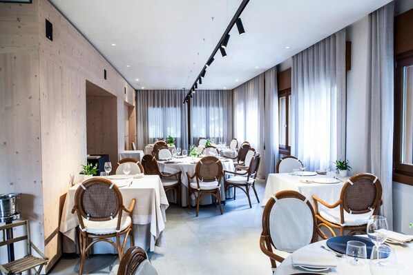 Serveert lunch en diner