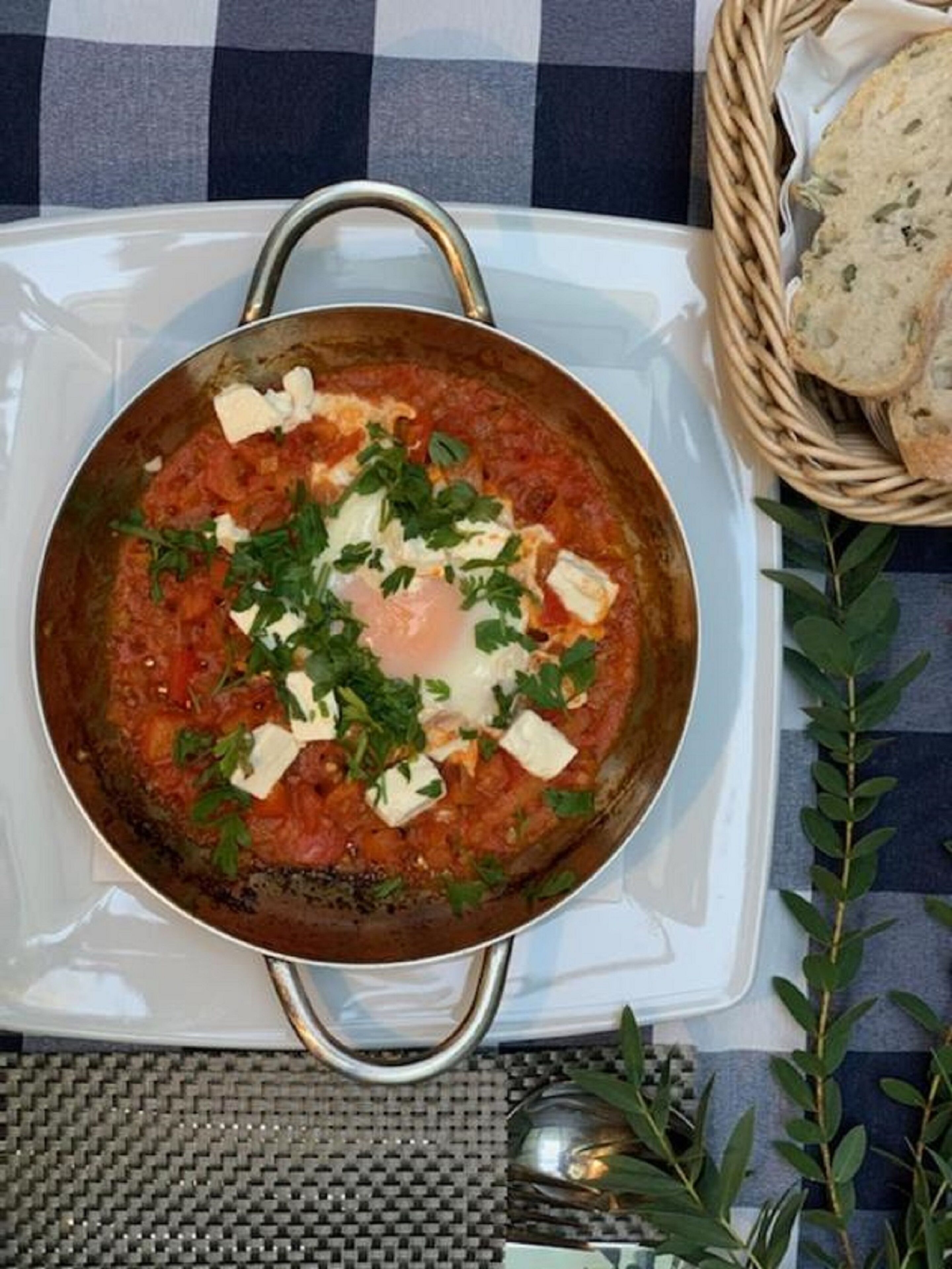 daily cooked-to-order breakfast (pln 40 per person)