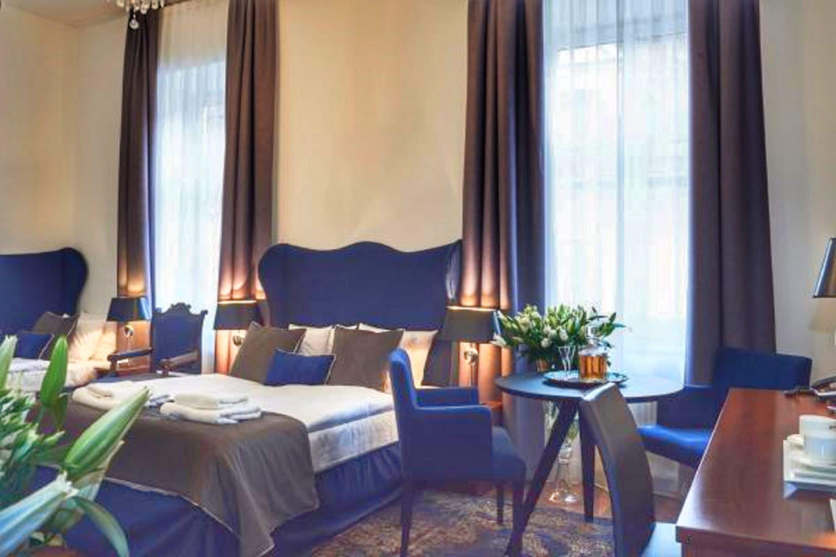 standard triple room, non smoking, city view | 1 bedroom, premium bedding, desk, soundproofing