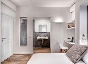 Apartment, 3 Bedrooms | 3 bedrooms, cribs/infant beds, free WiFi, bed sheets