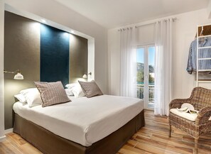 3 bedrooms, cots/infant beds, free WiFi, bed sheets - Sorrento Lux Suites - Blue (Sorrento)