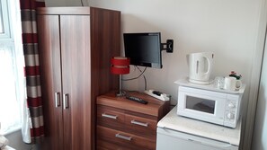 Iron/ironing board, free WiFi, bed sheets - Alexandra Guest House (Hemel Hempstead)