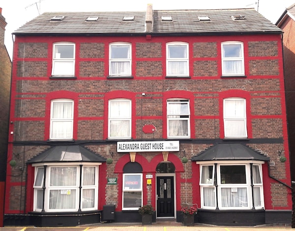 Alexandra Guest House - Hemel Hempstead