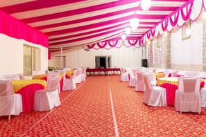 Banquet hall - KVR Clarks Inn, Kufri (Theog)
