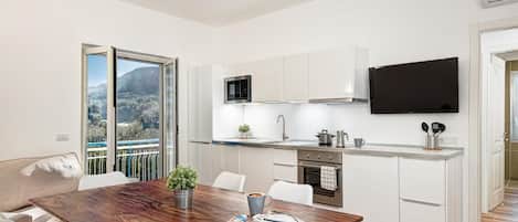 Apartment, 3 Bedrooms | Private kitchen