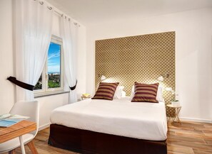 Apartment, 3 Bedrooms | 3 bedrooms, cots/infant beds, free WiFi, bed sheets - Sorrento Lux Suites - Oro (Sorrento)