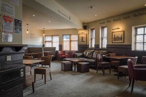 Lounge - The Thrums Hotel (Kirriemuir)