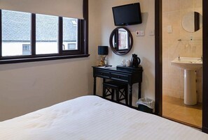 Standard Double Room | Bathroom