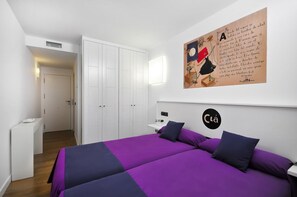 Coffres-forts dans les chambres, bureau, rideaux occultants