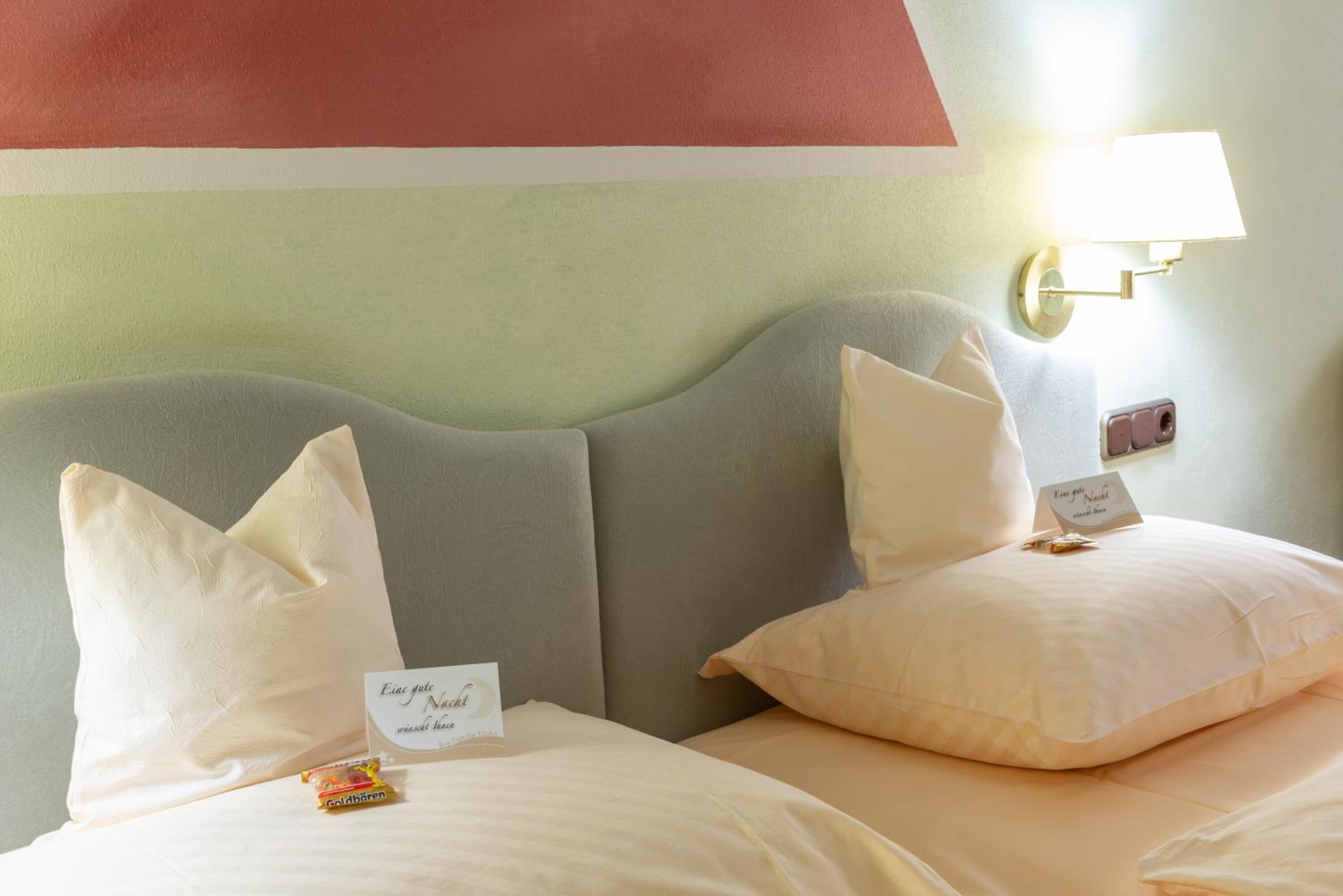 hypo-allergenic bedding, desk, iron/ironing board, free wifi