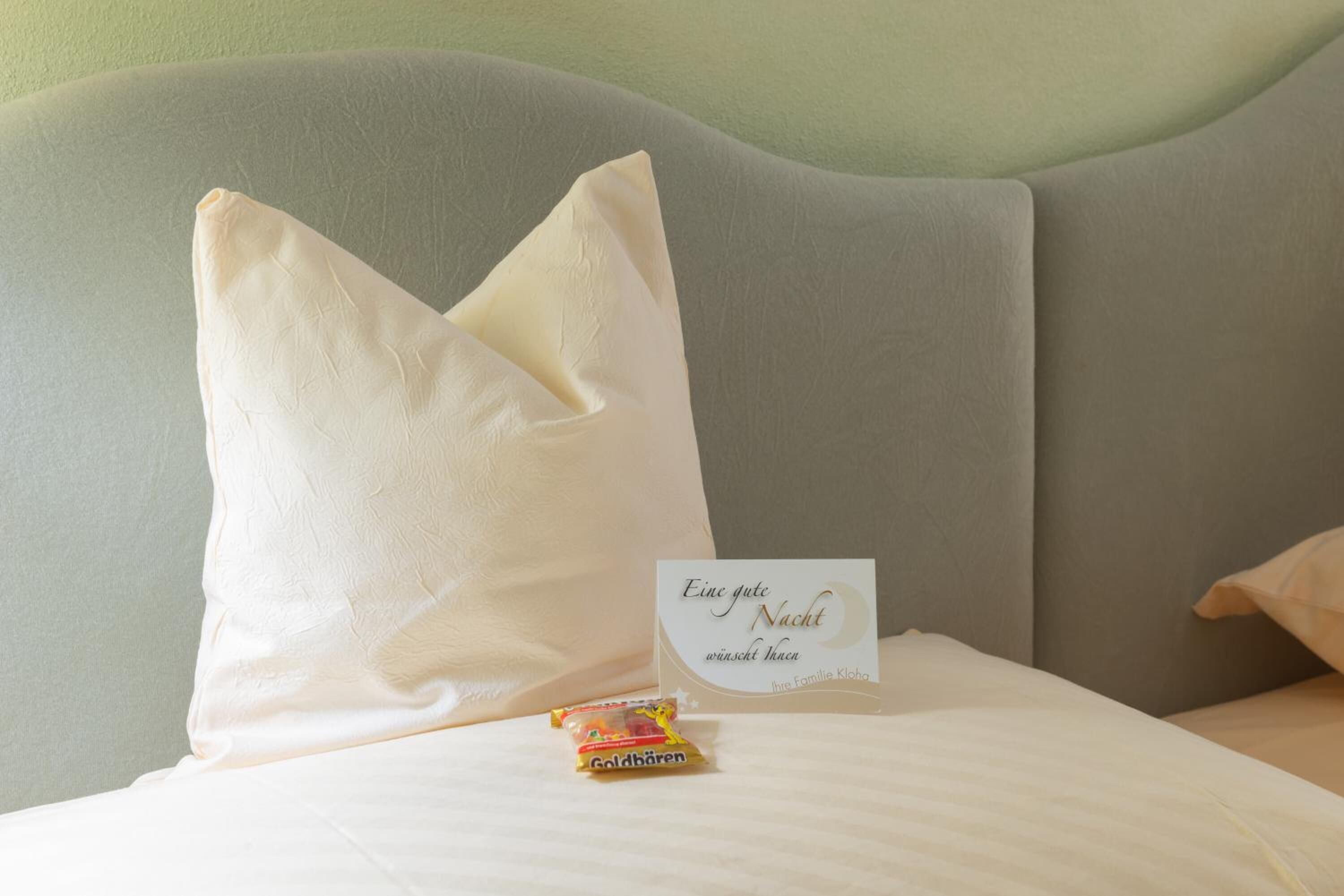 hypo-allergenic bedding, desk, iron/ironing board, free wifi