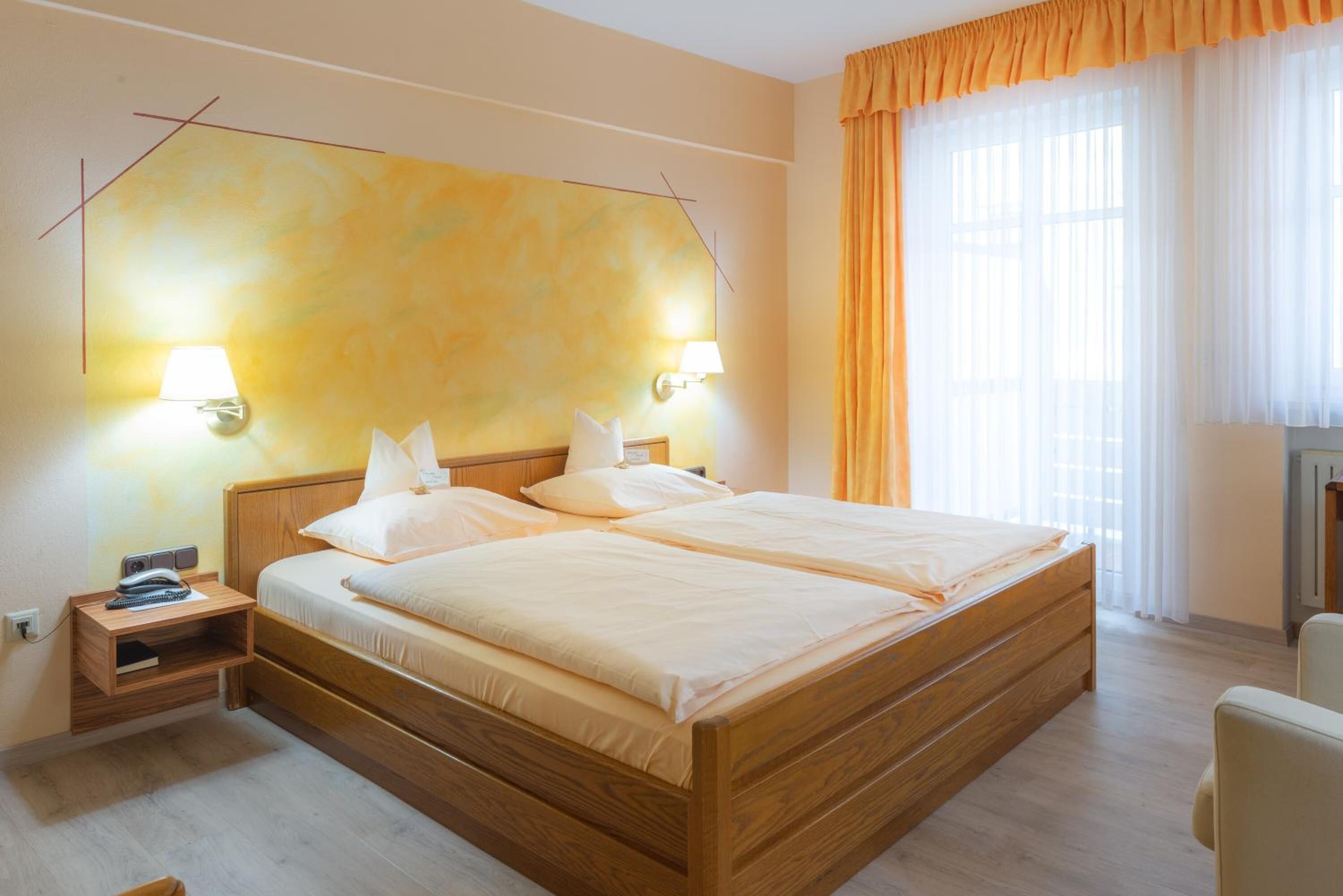 hypo-allergenic bedding, desk, iron/ironing board, free wifi