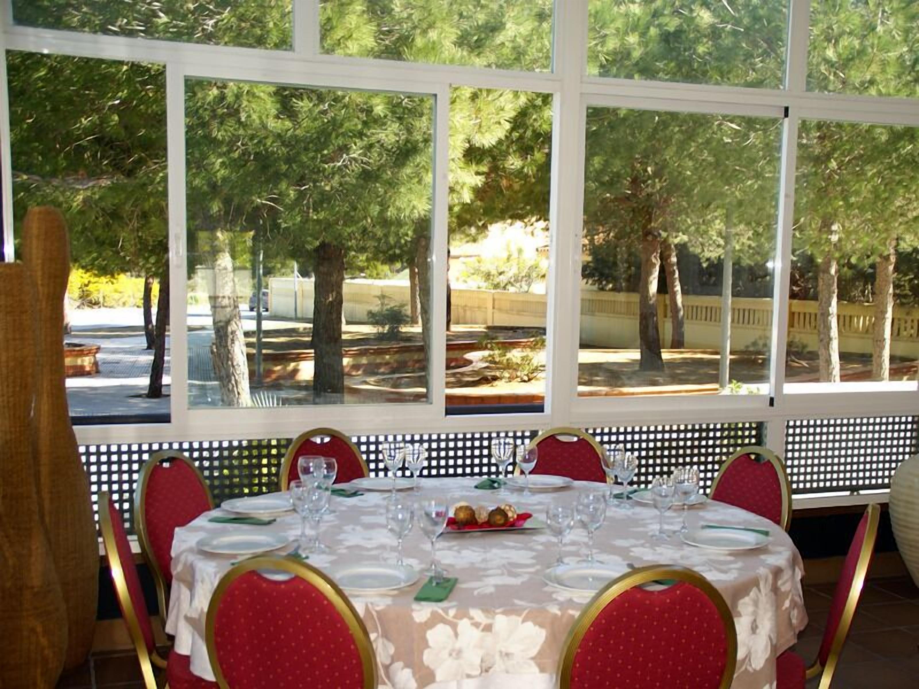 breakfast, lunch, dinner served; local cuisine