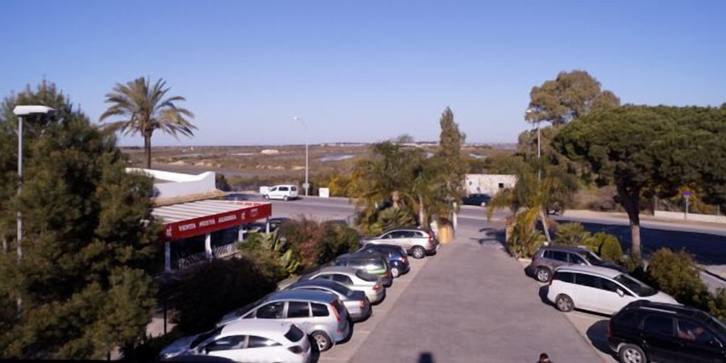 self-parking (surcharge) 8 per day