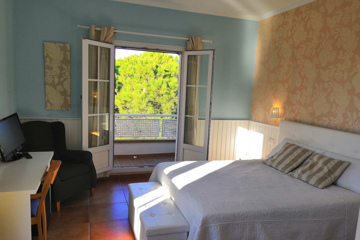 double or twin room | desk, blackout curtains, soundproofing, iron/ironing board