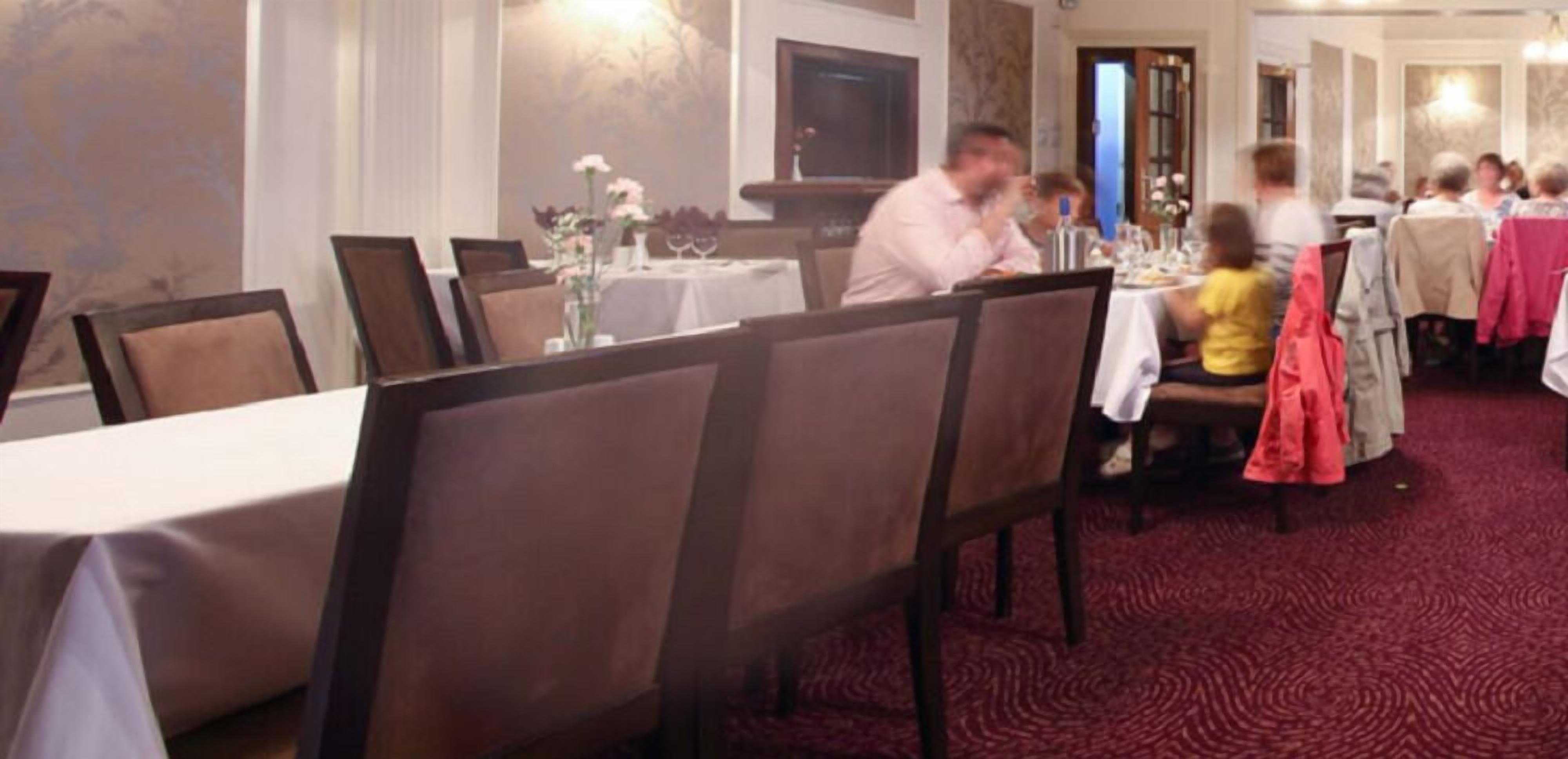 breakfast, lunch and dinner served