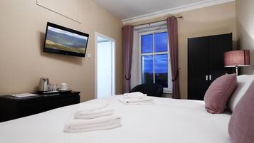 Double Room | Desk, iron/ironing board, free cribs/infant beds, free WiFi