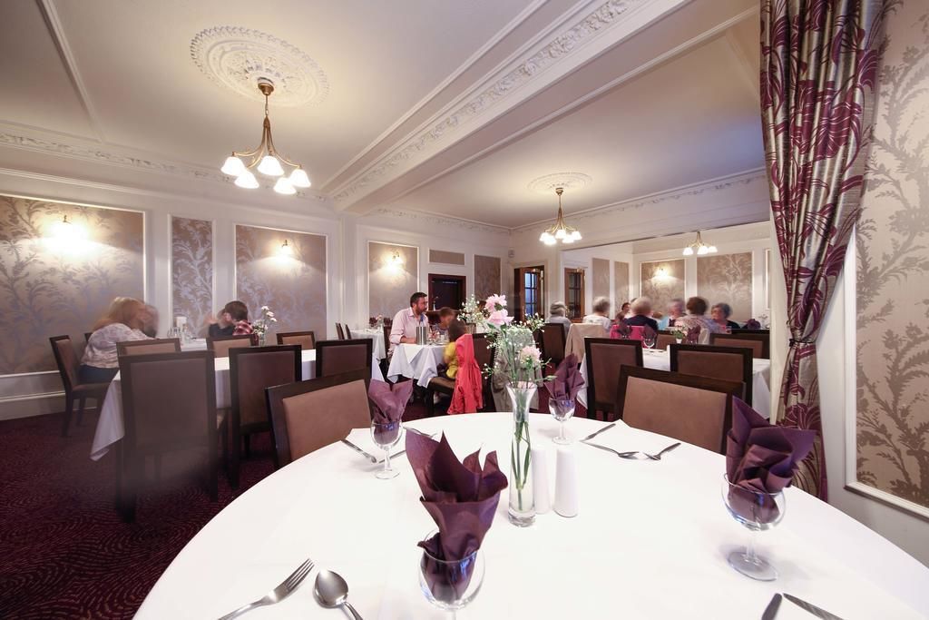 breakfast, lunch and dinner served