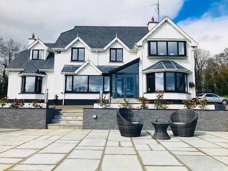 Exterior. Railway Country House B&B