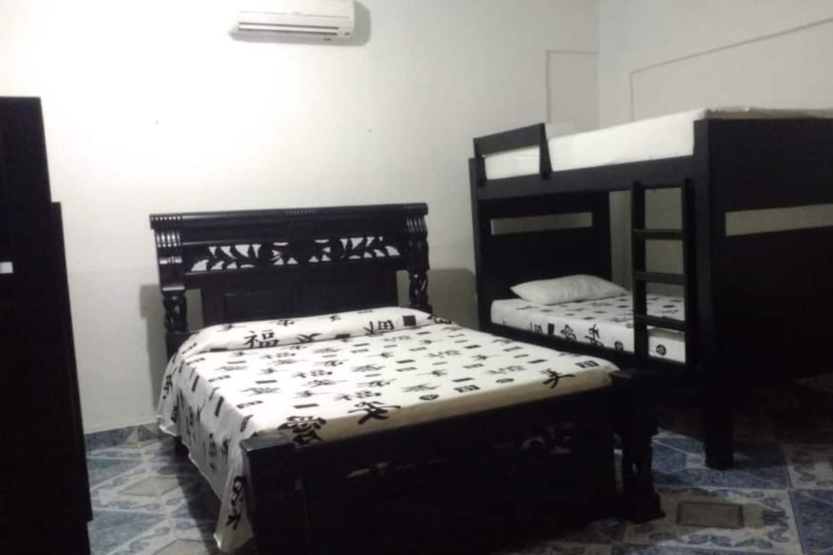 Caja de seguridad en la habitación y cunas gratuitas