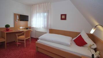 Premium bedding, desk, soundproofing, free WiFi