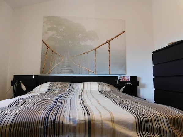 1 bedroom, premium bedding, desk, free WiFi