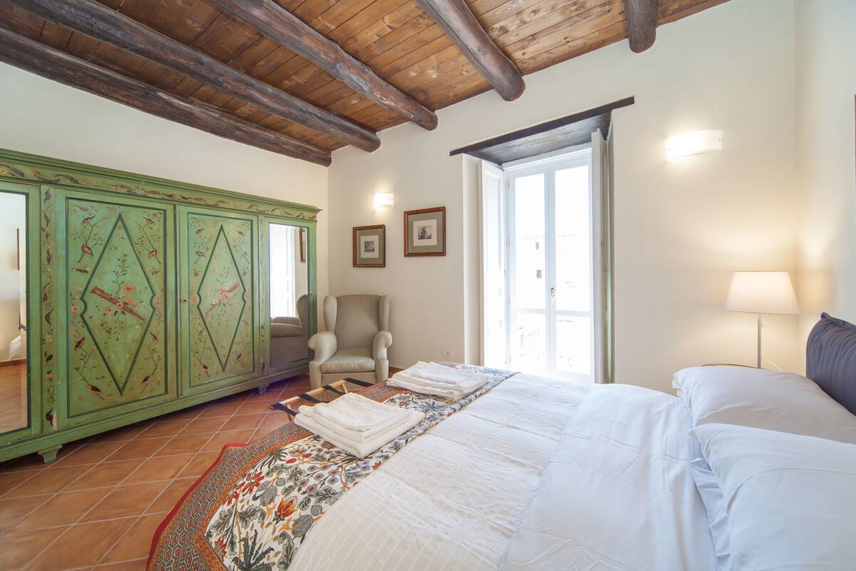 Superior Apartment | Blackout drapes, WiFi (free), bed sheets