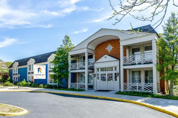 Exterior - Radford Inn (Radford)