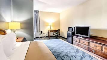 Iron/ironing board, free WiFi, bed sheets