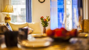 Apartment, 2 Bedrooms | Living room