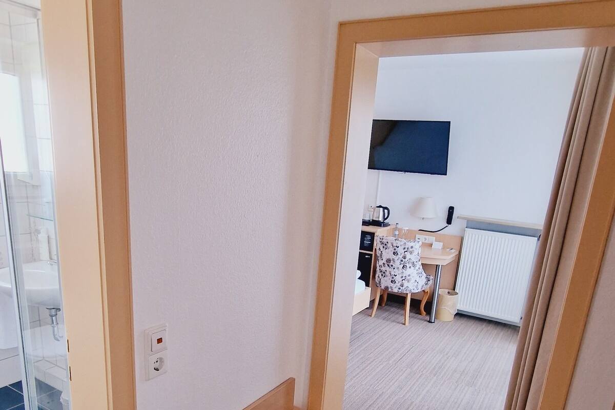 hypo-allergenic bedding, in-room safe, desk, blackout curtains