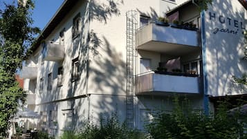 Esterni