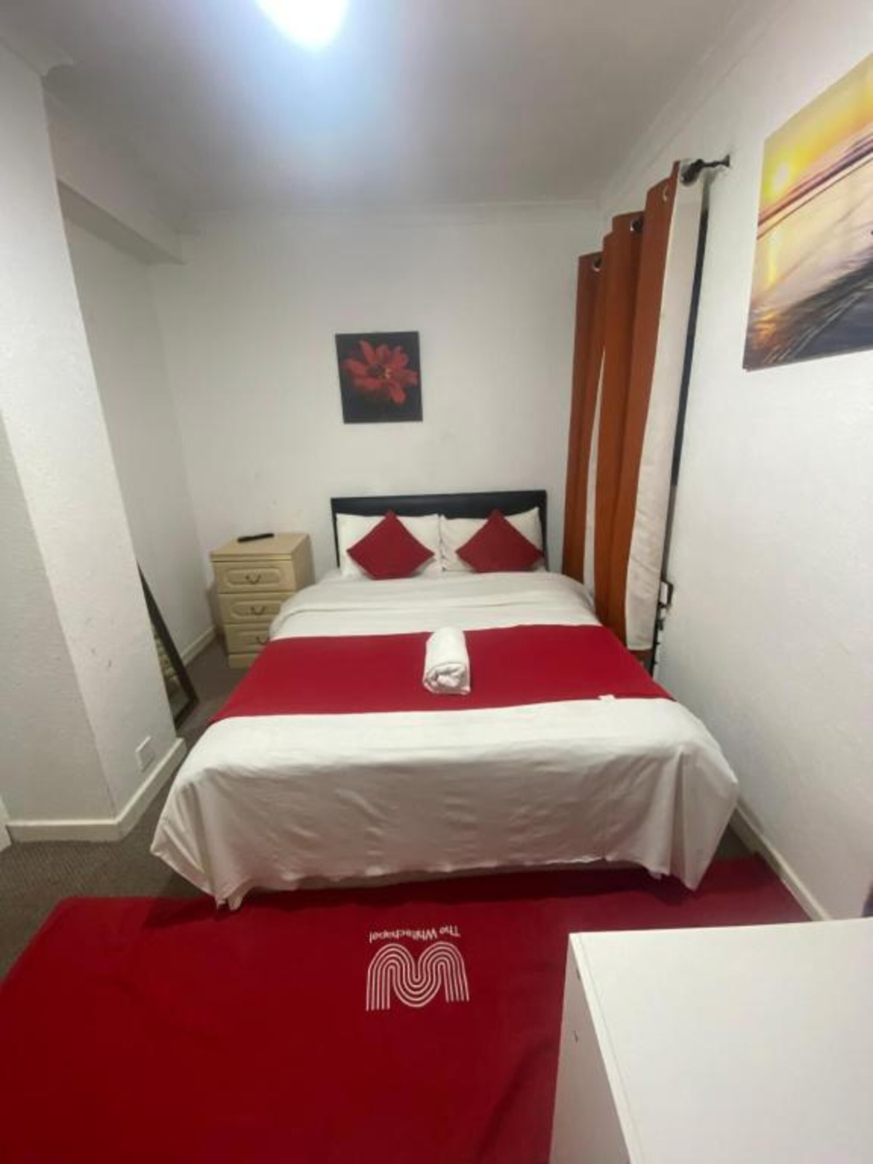 Standard Double Room | Desk, blackout drapes, iron/ironing board, free WiFi