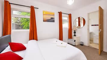 Standard Double Room | Desk, blackout drapes, iron/ironing board, free WiFi