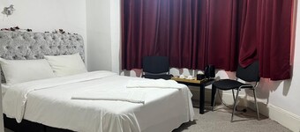 OYO Saji Hotel Illford