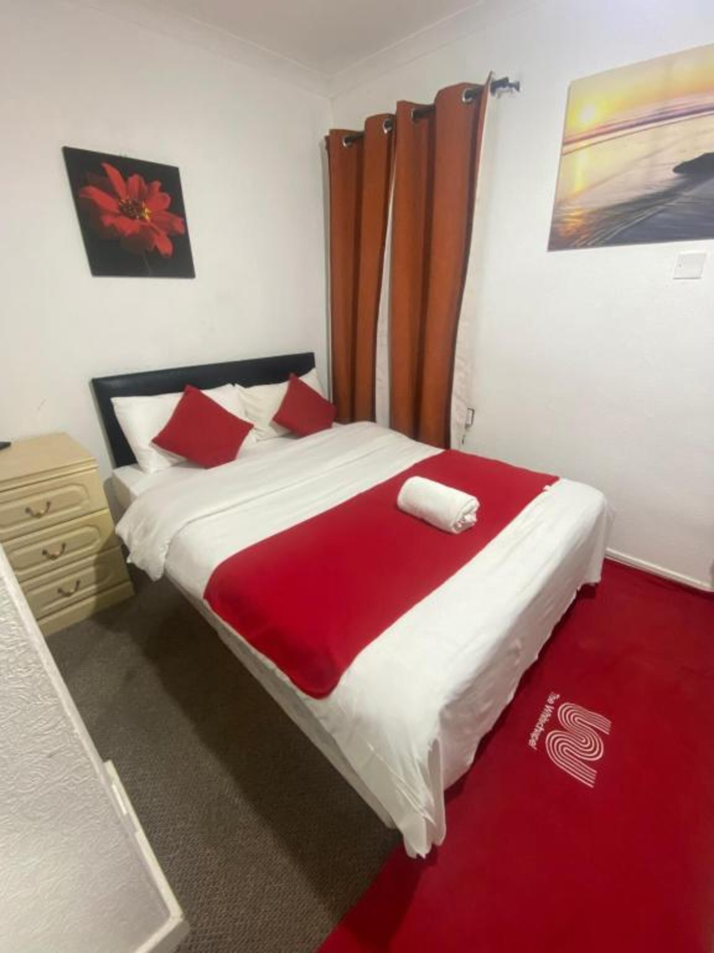 Standard-dobbeltværelse | Skrivebord, mørklægningsgardiner, strygejern/strygebræt, gratis Wi-Fi