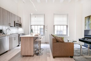 Basic Studio Suite | Living area | Smart TV - Global Luxury Suites Downtown Boston (Boston)