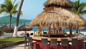 Poolside bar - Gorgeous Sunset View Suite (Puerto Vallarta)