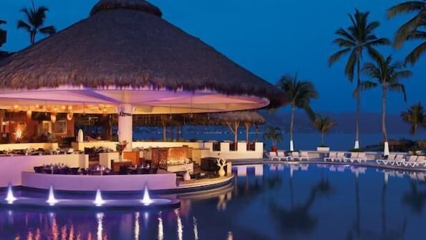 Poolside bar - Gorgeous Sunset View Suite (Puerto Vallarta)