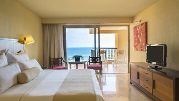 Deluxe Villa, 1 King Bed | 1 bedroom, in-room safe, desk, iron/ironing board