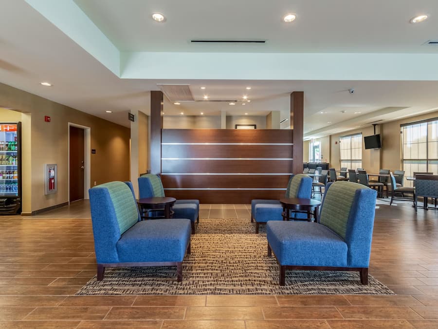 Área de estar no saguão