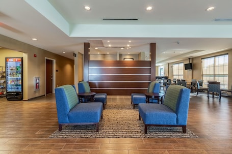 Lobby sitting area. Comfort Inn & Suites – Harrisburg Airport – Hershey South