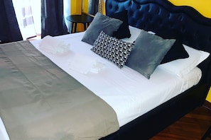 Exclusive Double Room, Bathtub - Vatican QG Rooms (Rome)