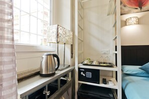Design Double Room | Coffee and/or coffee maker - Vatican QG Rooms (Rome)
