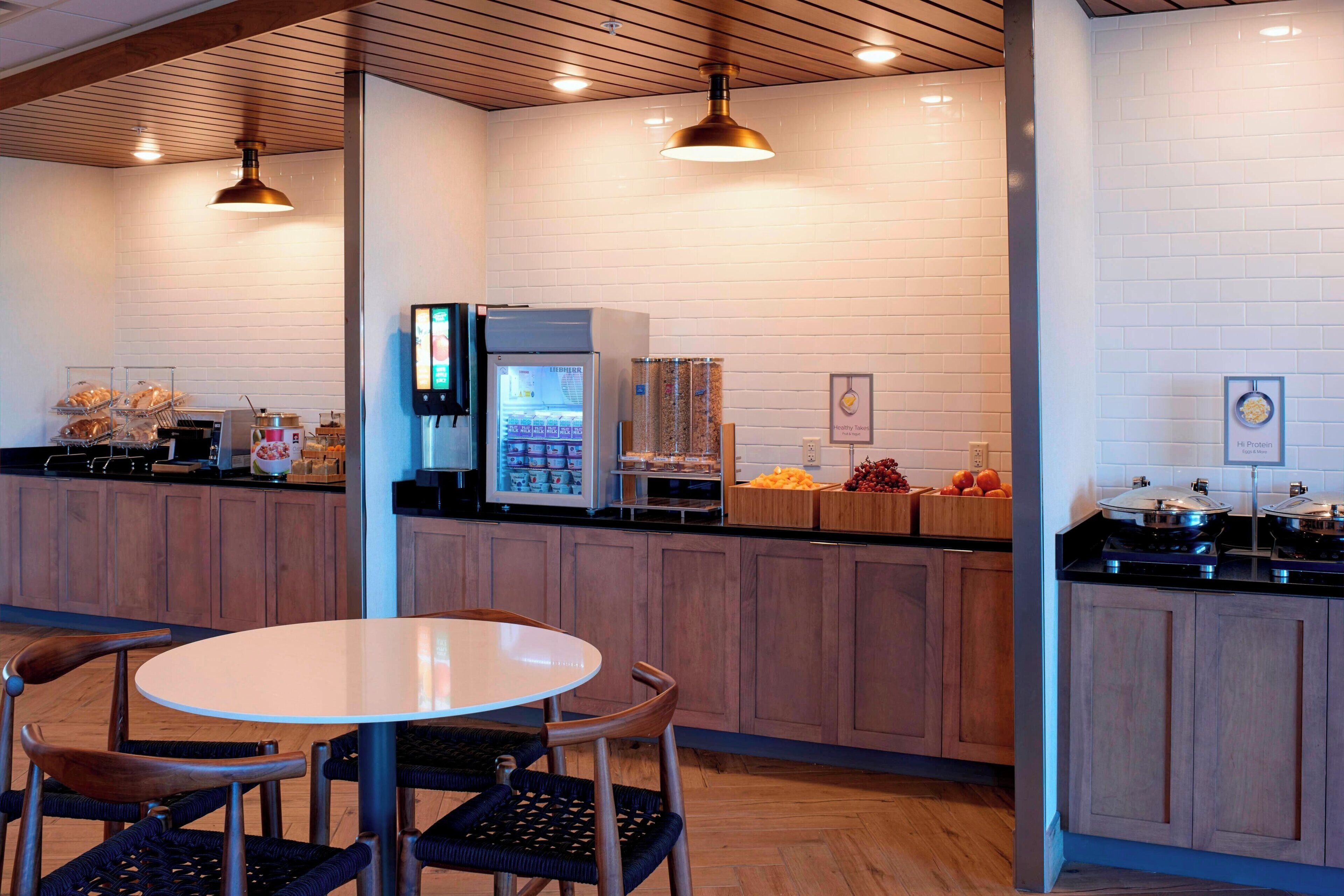 free daily continental breakfast